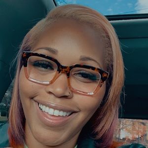 Meet your Posher, Daniellea